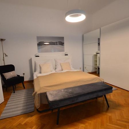 Apartment Penzing Виена Екстериор снимка