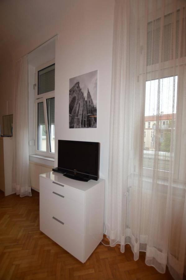 Apartment Penzing Виена Екстериор снимка