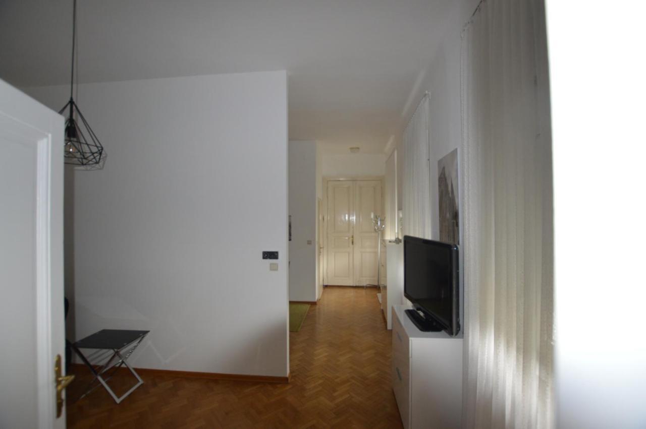 Apartment Penzing Виена Екстериор снимка